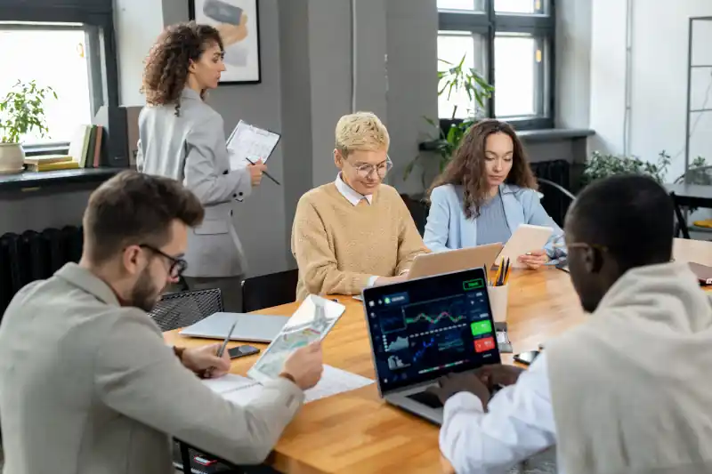 STOCK TRADING COMMUNITY